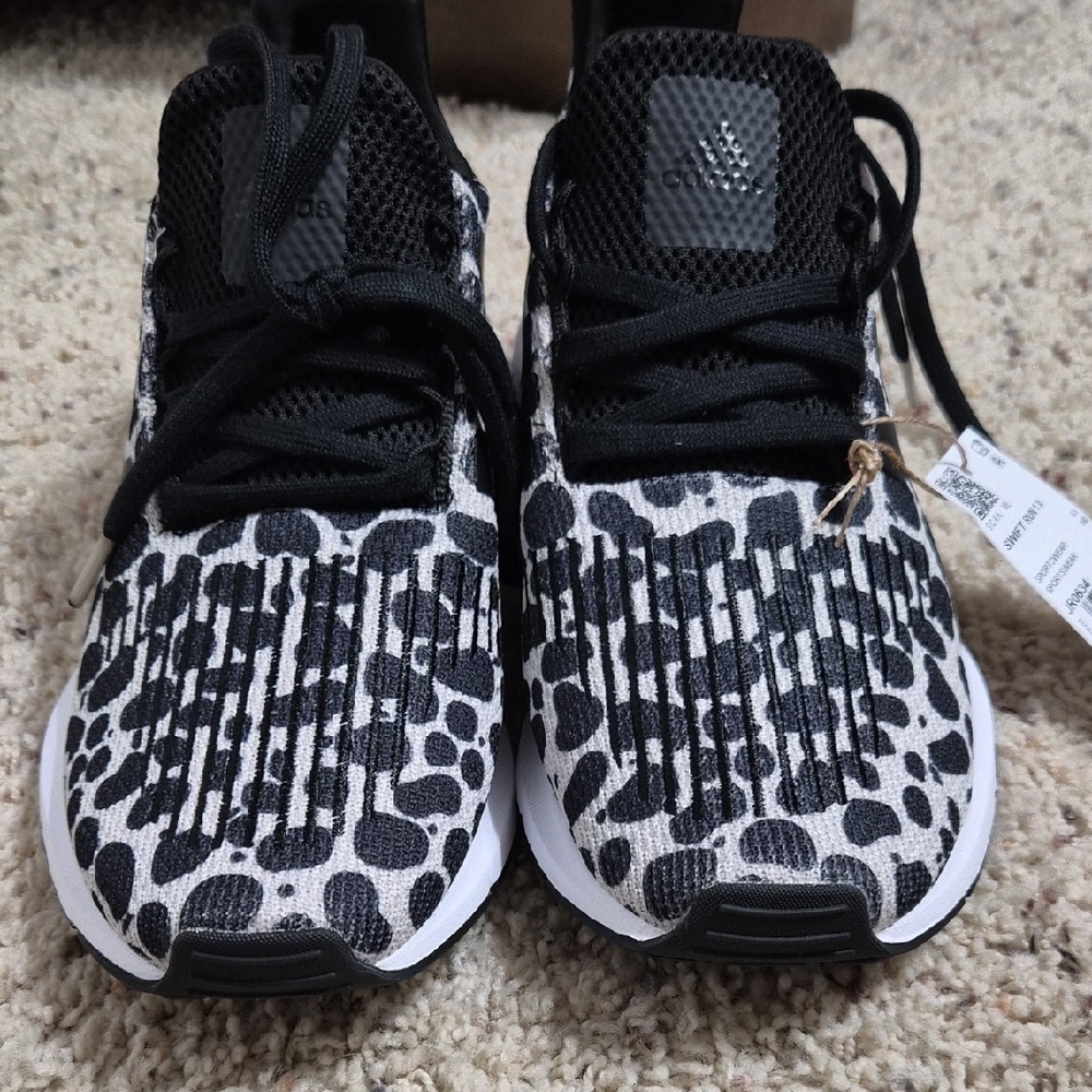 Adidas Black and Grey Patterned Swift Run 1.0 Sneakers Size 7 NWT - Picture 4 of 14